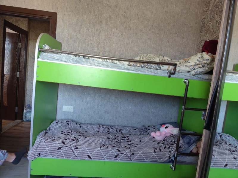 Двухъярусная кровать с матрасами 2