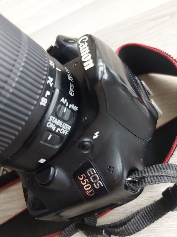 Фотоаппарат Canon 550D и объектив Canon 18-55mm 2