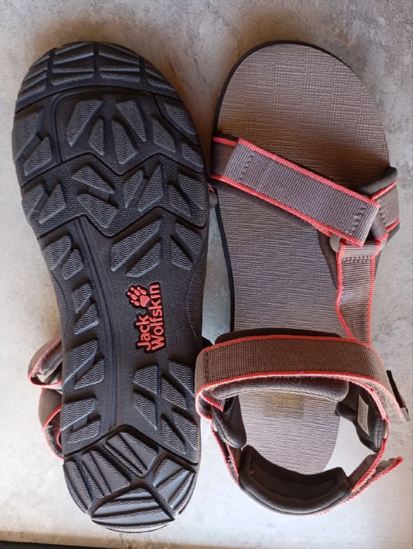 Кроссовки New Balance, босоножки Jack Wolfskin, гофре 4