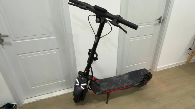 Электросамокат Segway Ninebot Kickscooter ZT3 Pro Black 1
