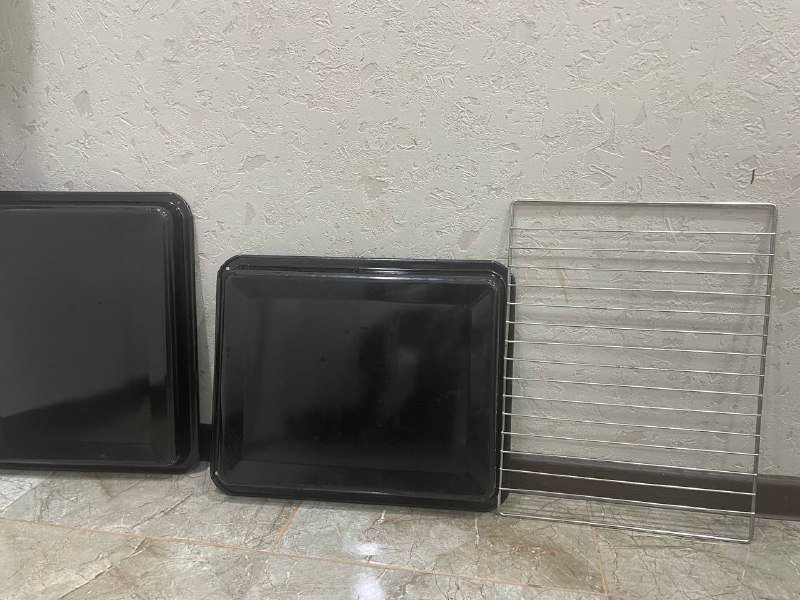 Духовка Franko FCO-1091 с противнями и решеткой 2