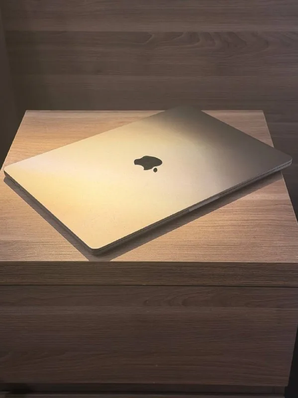 MacBook Air M2 15" 1