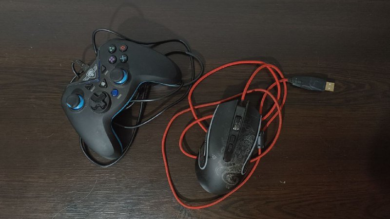 Игровой ноутбук MSI, геймпад, игровая мышь