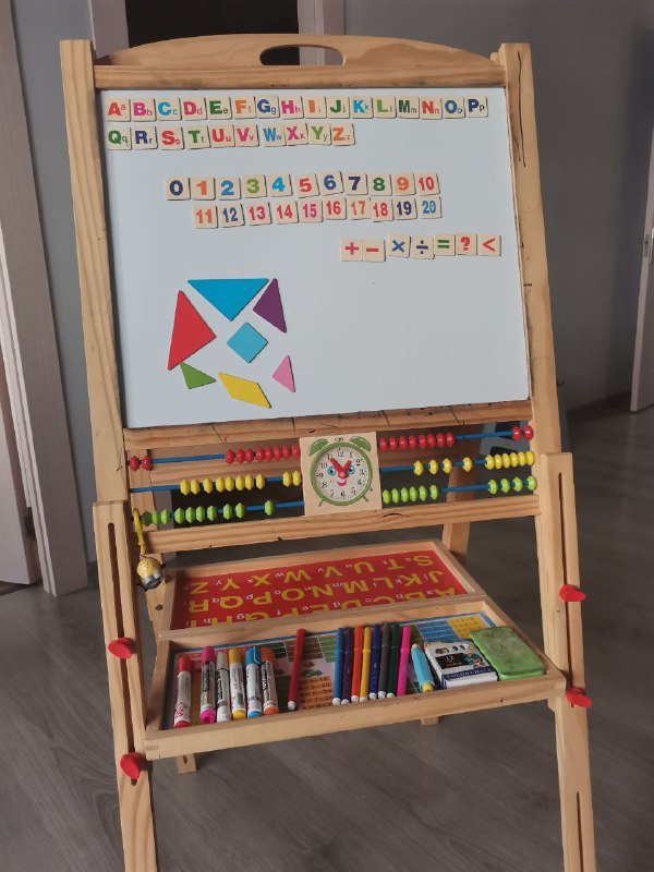 Развивающая доска мольберт для ребенка с фломастерами