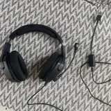 Коврики для мыши Logitech и Mfire, наушники HyperX, клавиатура Lenovo Legion 3