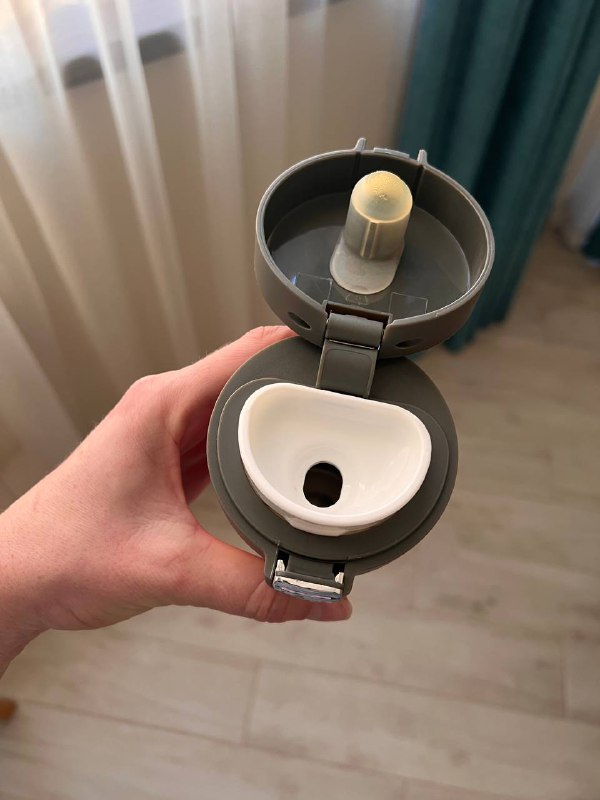 Бутылка черная, Термос черный, Термокружка розовая, Шейкер большой черно-желтый 8