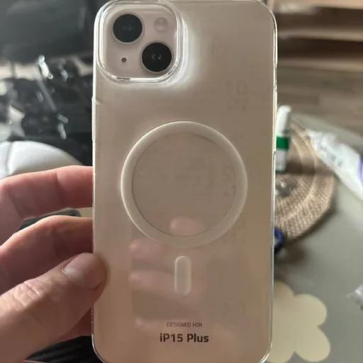 Силиконовый чехол на iPhone 15 Plus