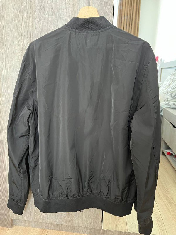 Бомбер чёрный Pull&bear размер M 2