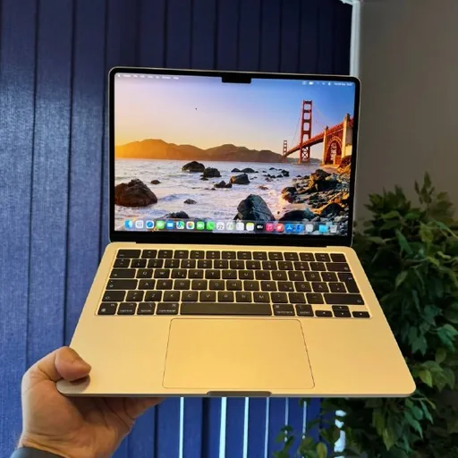 MacBook Air M3 Starlight