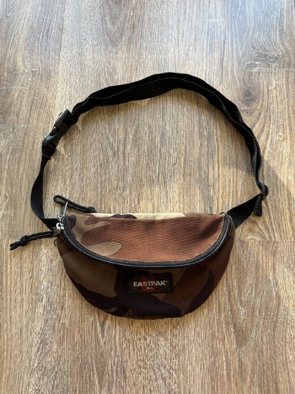 Штаны Diesel, Бананка Eastpak, Футболка женская Patagonia, Футболка Roberto Cavalli, Джемпер Napapijri, Джинсы Carhartt, Шорты Lonsdale, Мессенджер The North Face, Футболка Men of Mayhem 2