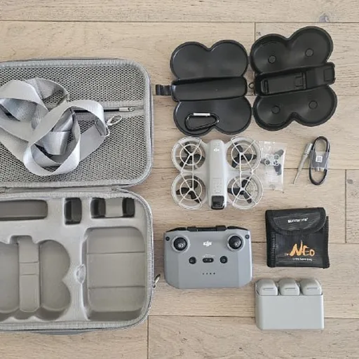 DJI Neo дрон, пульт, аккумуляторы, хаб