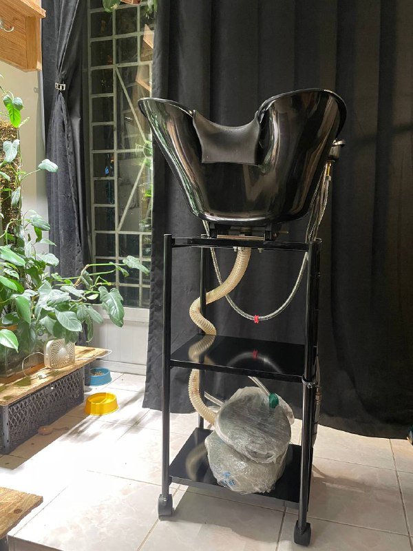 Парикмахерское кресло, мобильная мойка, рабочий стул, зеркало, стерилизатор 8