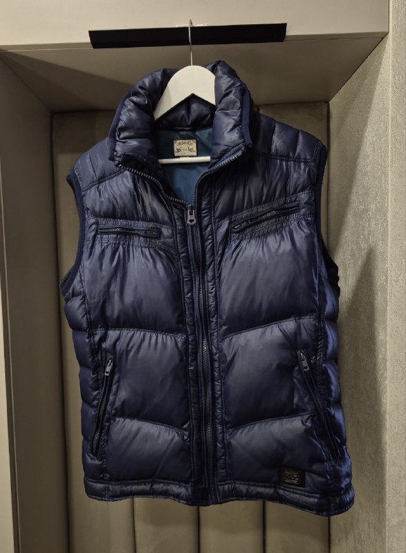 ветровка Carhartt, кепка New Era, жилет Diesel, куртка Diesel, джинсы Diesel 6