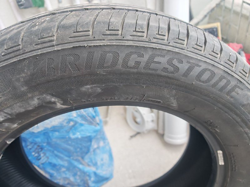 Резина летняя Bridgestone 235/60 R18 4 шт. 4