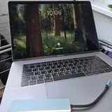 MacBook Pro 15" 2018 Silver i7 16GB 256GB 1