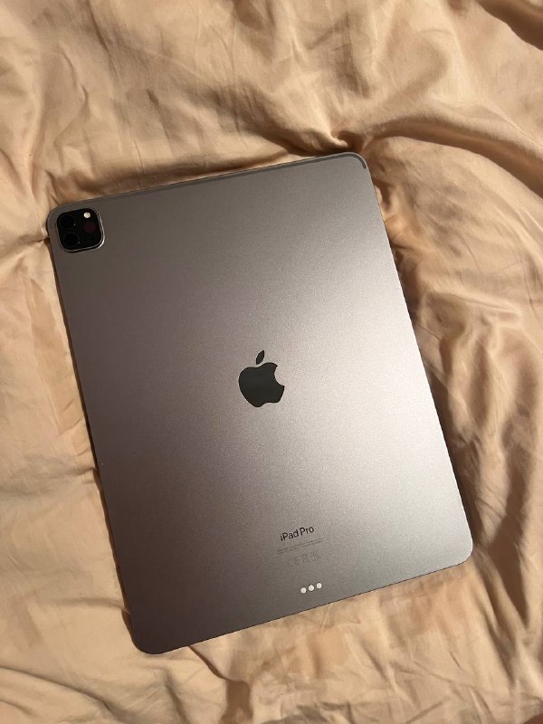 Apple iPad Pro 12.9'' 6th Gen 256 GB 3