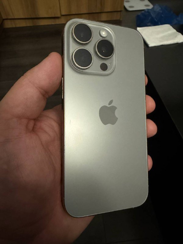 iPhone 16 Pro 256GB с чехлом Pitaka 2