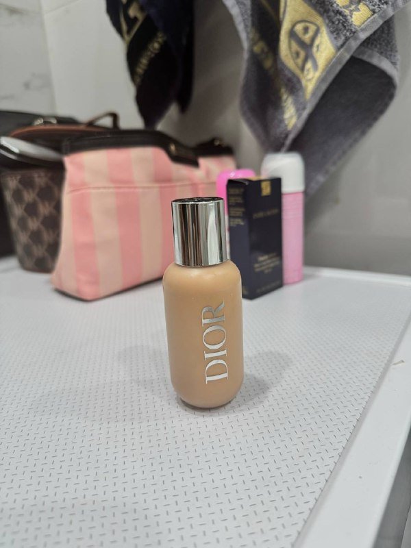 тональный крем Dior