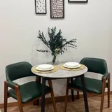 Два зеленых стула из экокожи, картина 2
