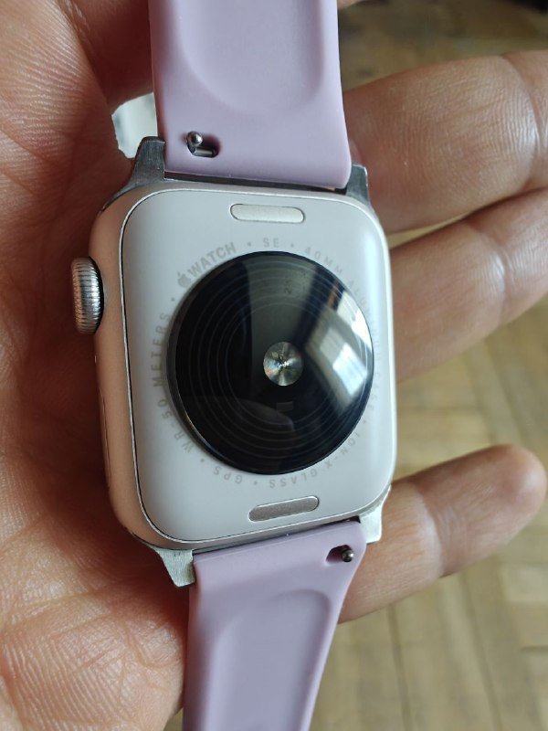Apple Watch SE2 40mm с ремешком и зарядкой 3