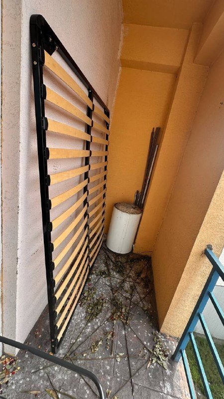 Металлический каркас для кровати с деревянными рейками 2х1,5