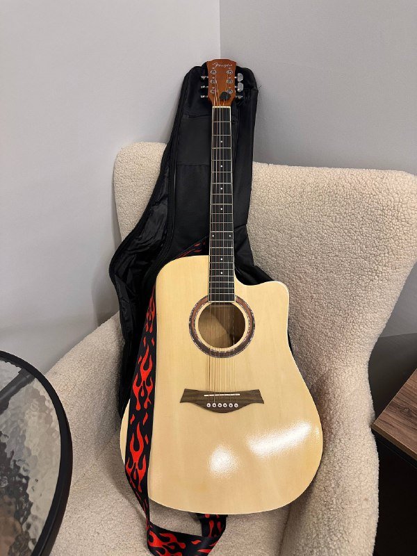 Акустическая гитара