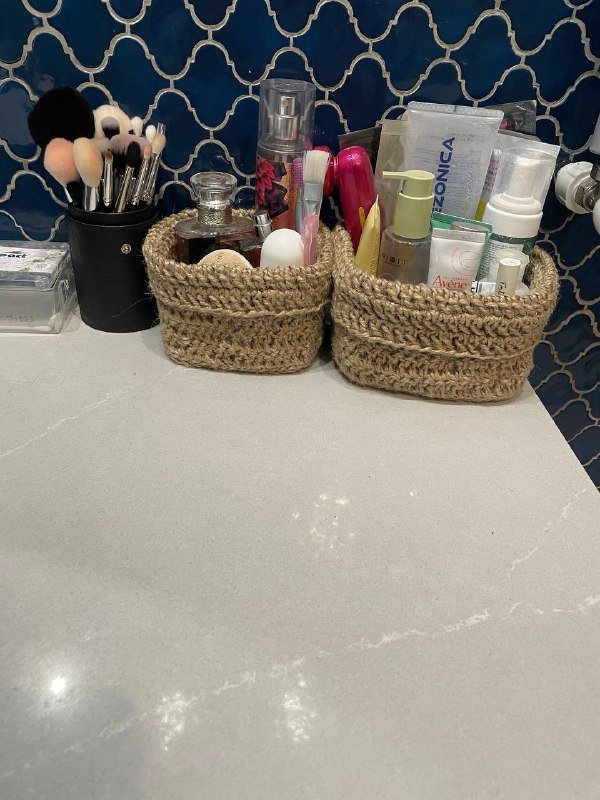 Две корзинки большая и маленькая