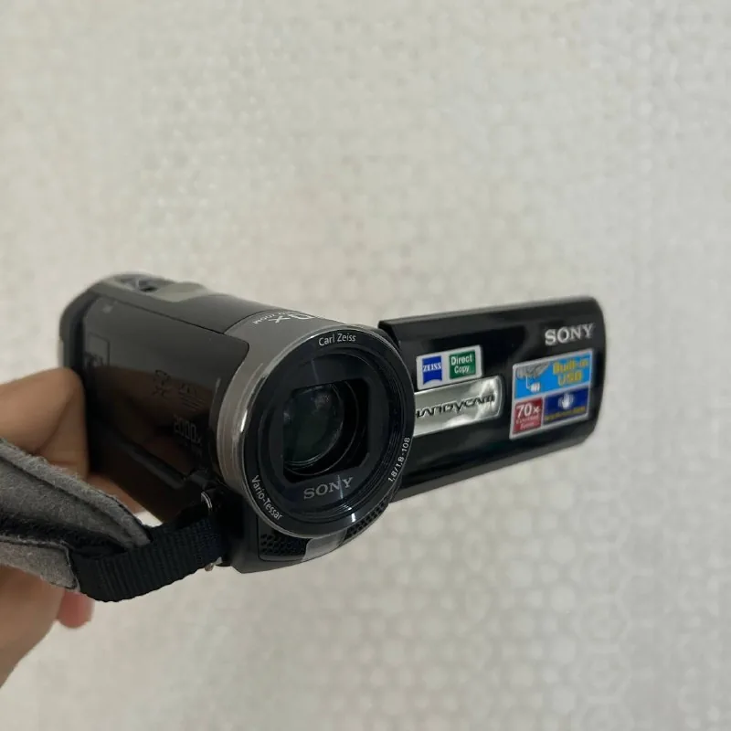 Видеокамера Sony Handycam DCR-SX45E