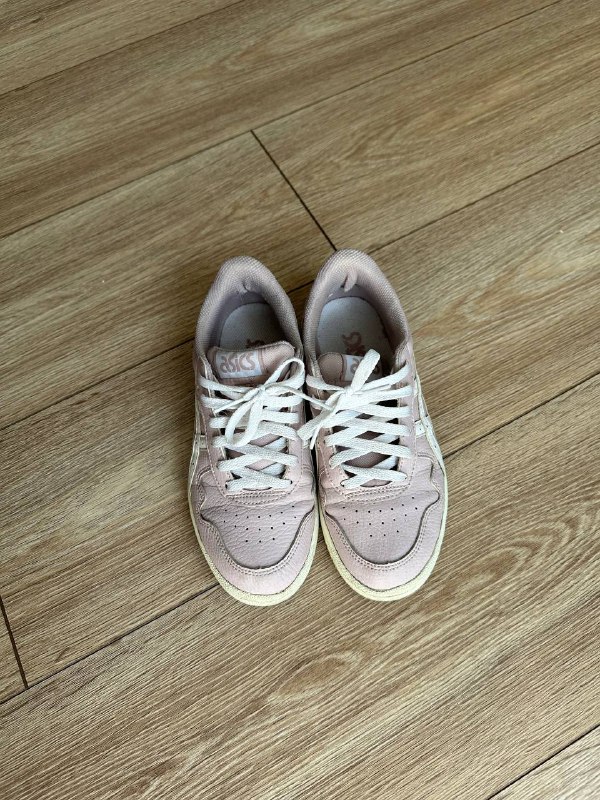 Женские кроссовки Asics 35.5 размер