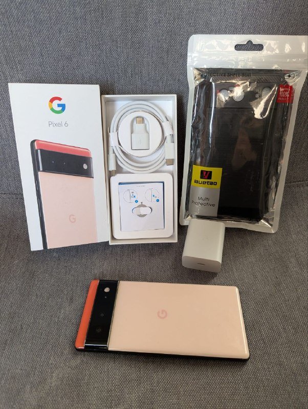 Google Pixel 6 с комплектом аксессуаров