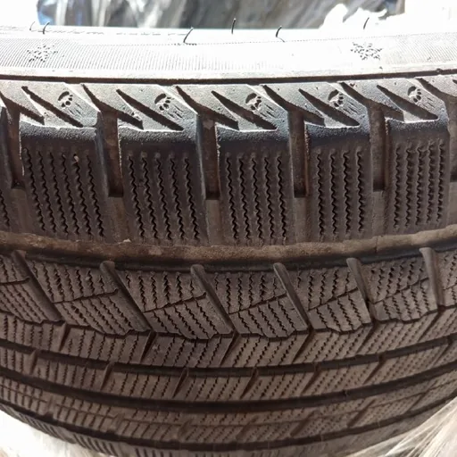 Зимние шины 275/40R20, 2 колеса