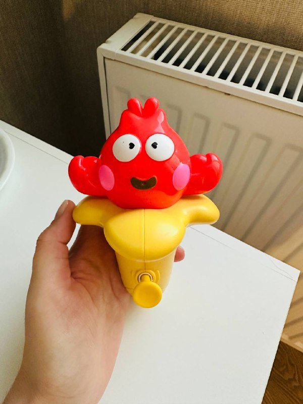 Пистолет водяной игрушечный