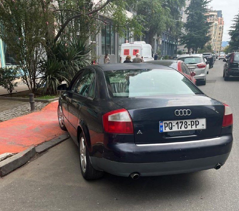 Audi A4 car 4