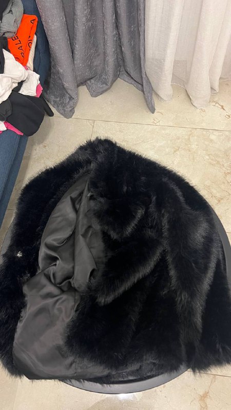 Стул, мойка для головы, лампа, горнолыжный костюм, зеркало, бутылка, шуба, куртка, валик 8