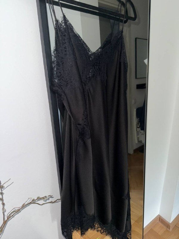 Сатиновое платье-комбинация Zara с кружевом