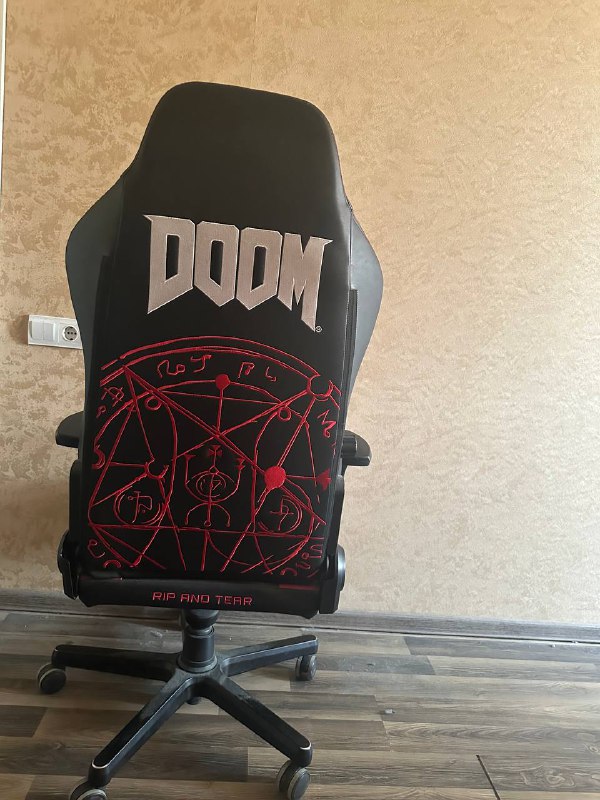 Кресло в doom стилистике, фильтратор воздуха от Xiaomi