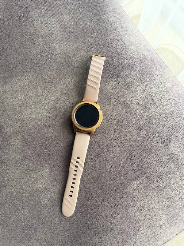 Часы Galaxy Watch с беспроводной зарядкой