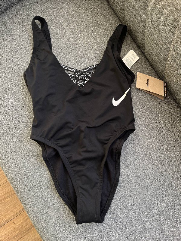 Оригинальный купальник Nike красный, чёрный 9