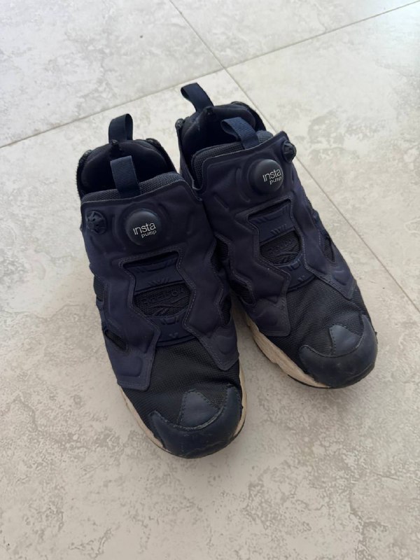 Кроссовки Reebok Instapump, сабо Crocs