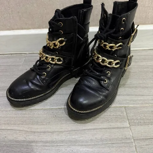 Черные женские ботинки