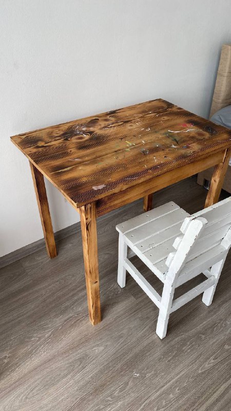 Пуфик, Лампа настольная, Стол и стул, Гладилка 3