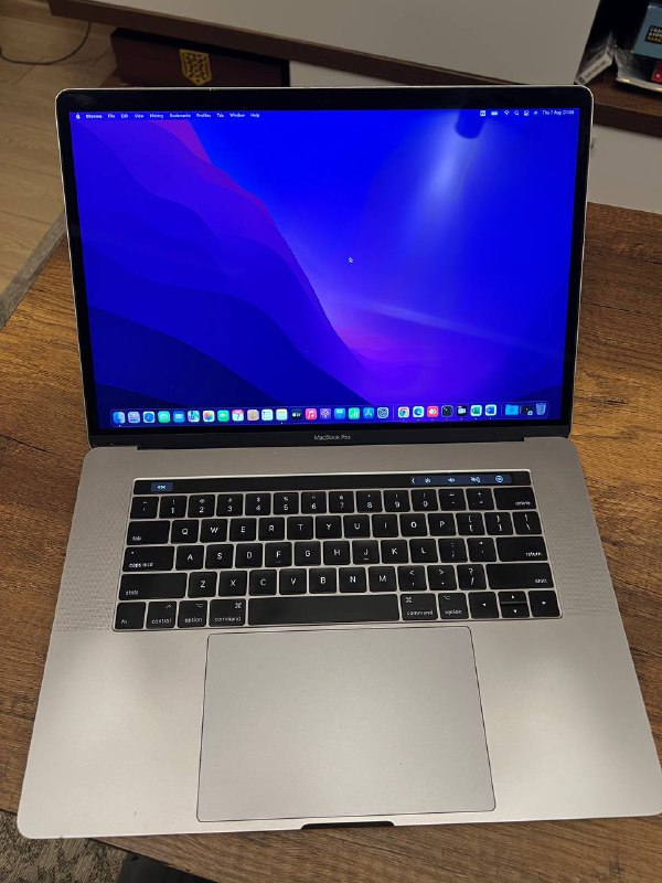 MacBook Pro 15 inch i7 16GB 256GB SSD
