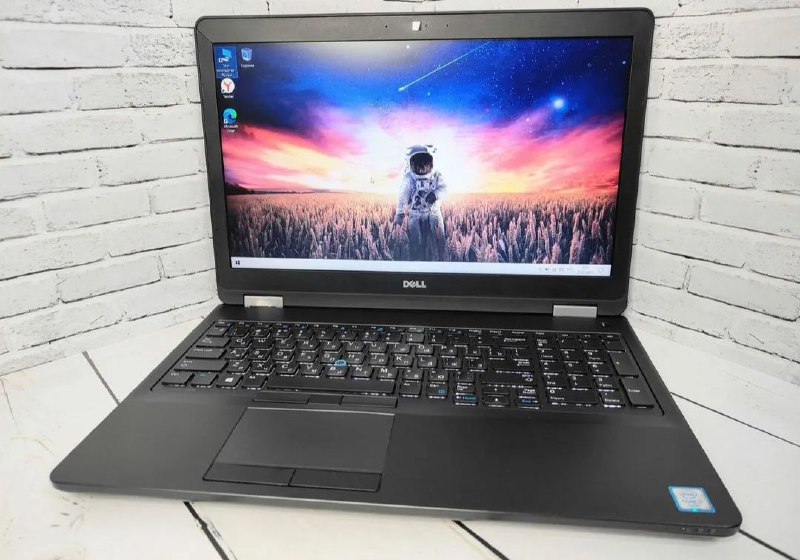 Ноутбук Dell Latitude E5570 i7 8 ядер 8ГБ SSD 500ГБ