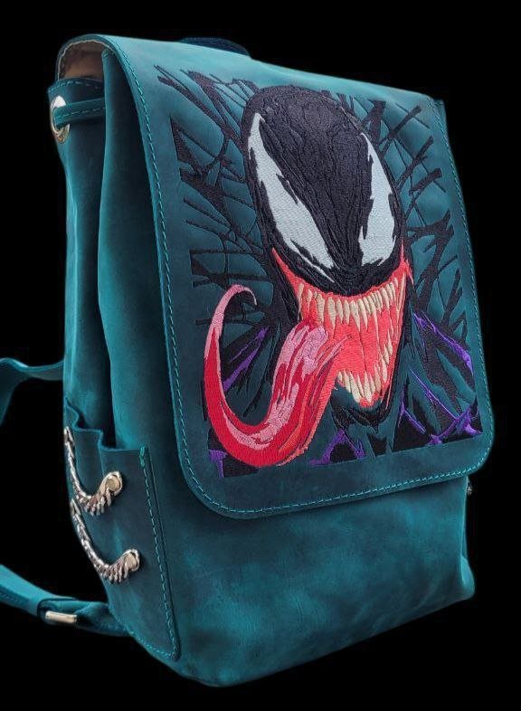 Кожаные рюкзаки с вышивкой