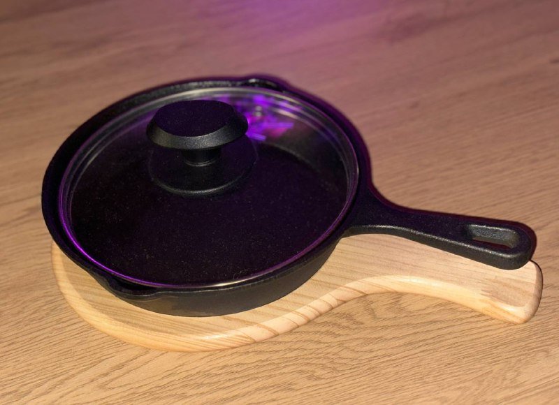 Чугунная сковородка