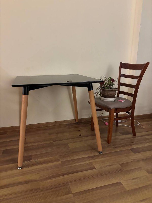 Обеденный стол 80х80см