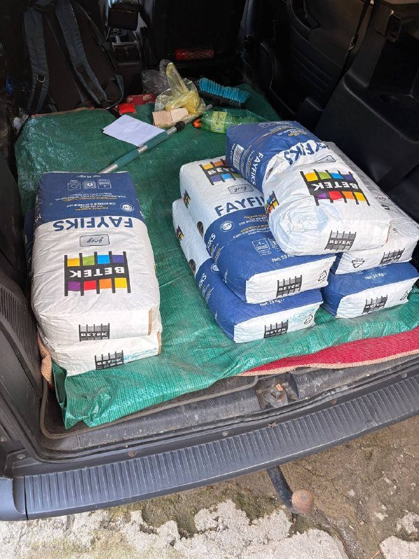 Клей для плитки 7 мешков по 12 лар