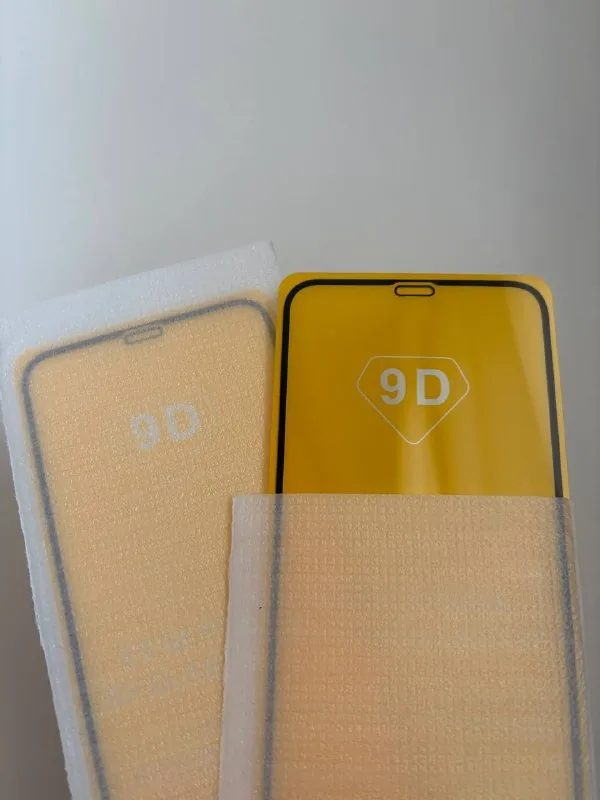 Ударопрочные стекла на iPhone 11