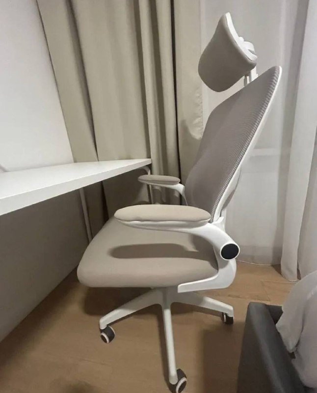 Кресло и стол для работы за компьютером 2