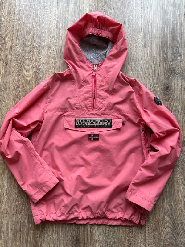 Джинсы Levi’s, свитшот Daily Paper, штаны Nike, анорак Napapijri, куртка Napapijri, худи Ellesse, худи Puma, оксфорды Timberland, женские джинсы Wrangler 4